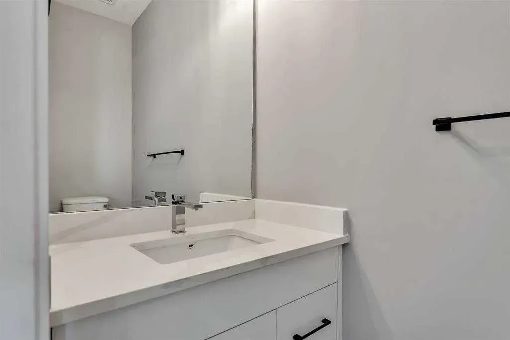 28A Green Meadow Crescent