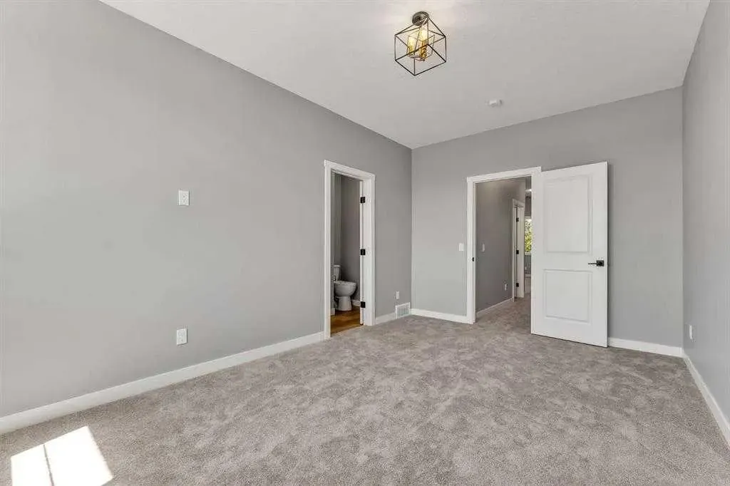 28A Green Meadow Crescent