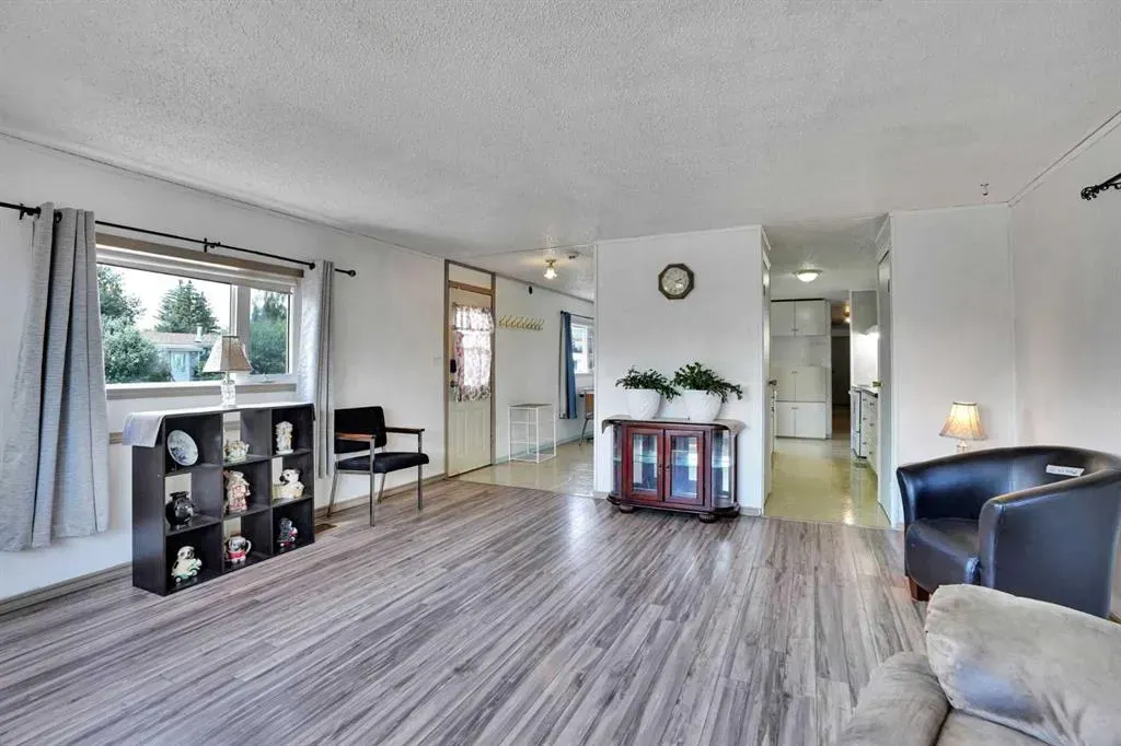 903 Briar Crescent
