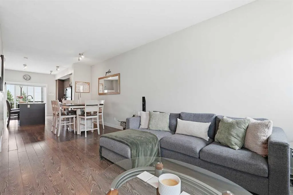 17 Stonehouse Crescent NW