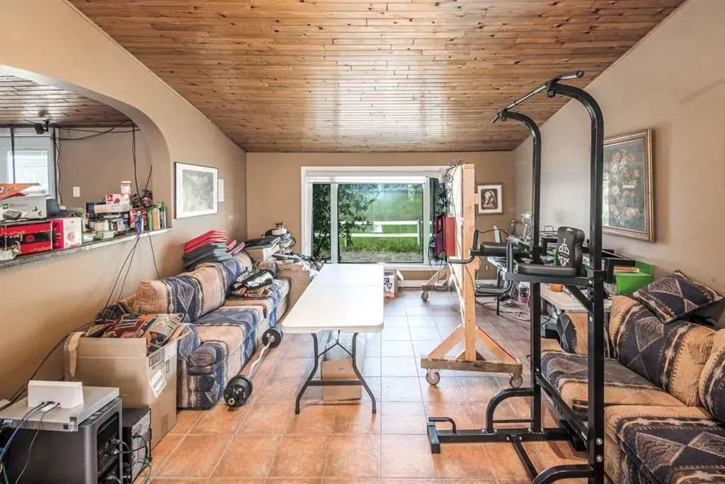 33076 Township Road 243