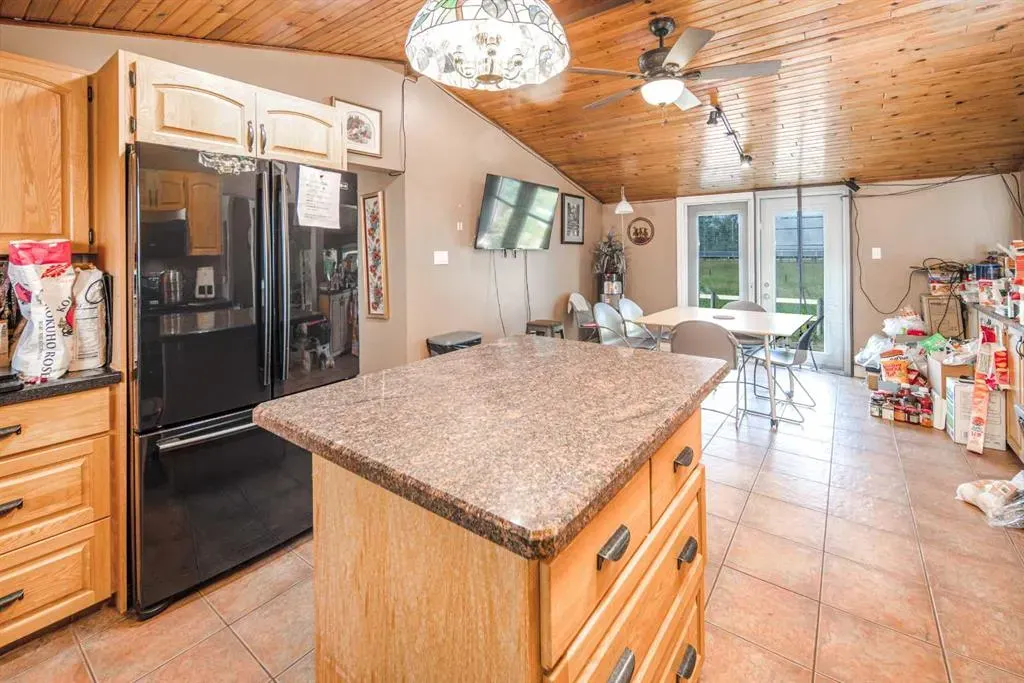 33076 Township Road 243