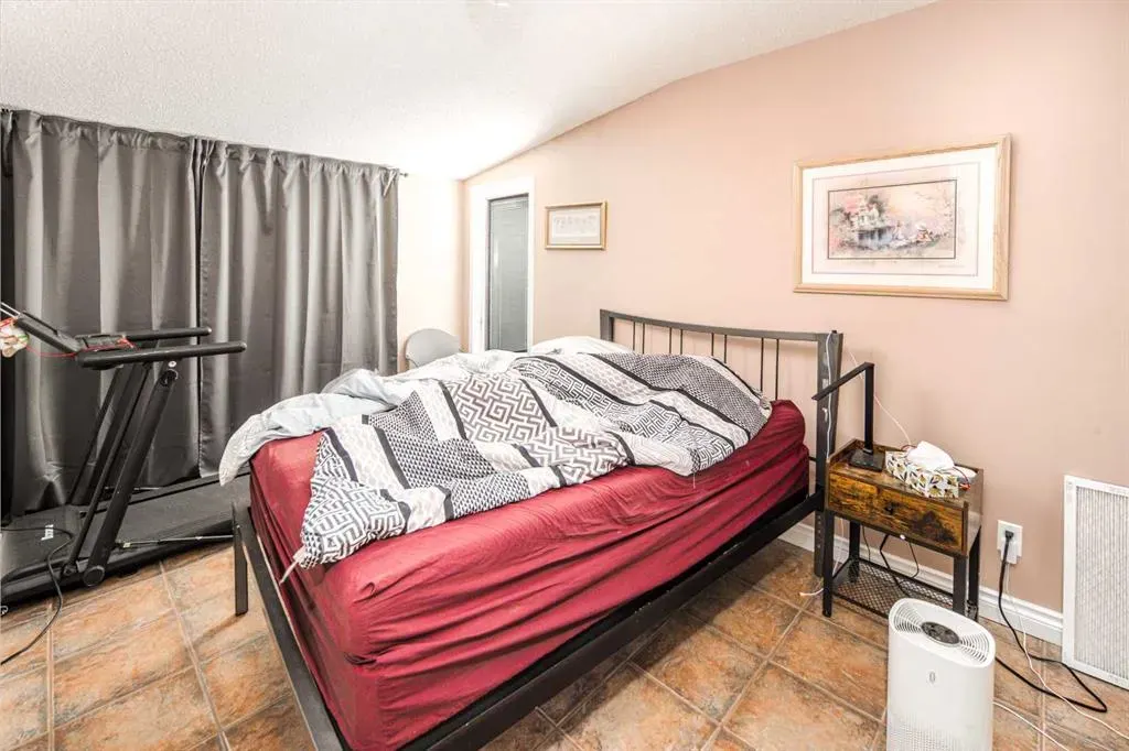 33076 Township Road 243