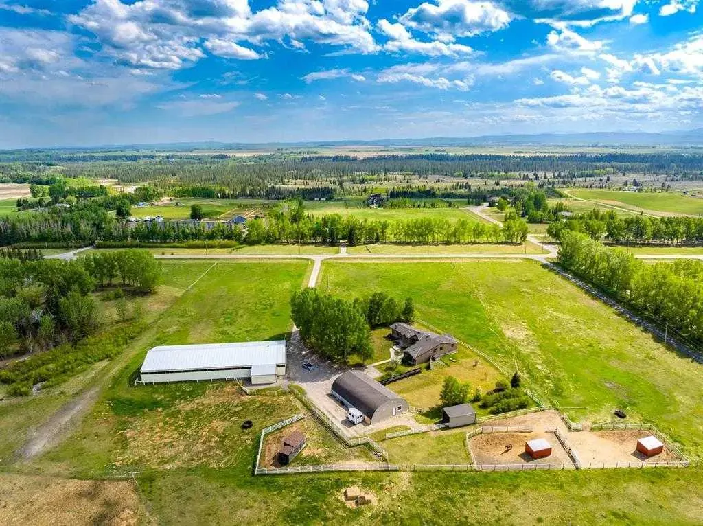 33076 Township Road 243