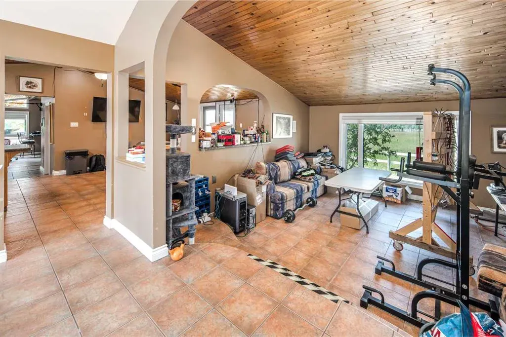 33076 Township Road 243