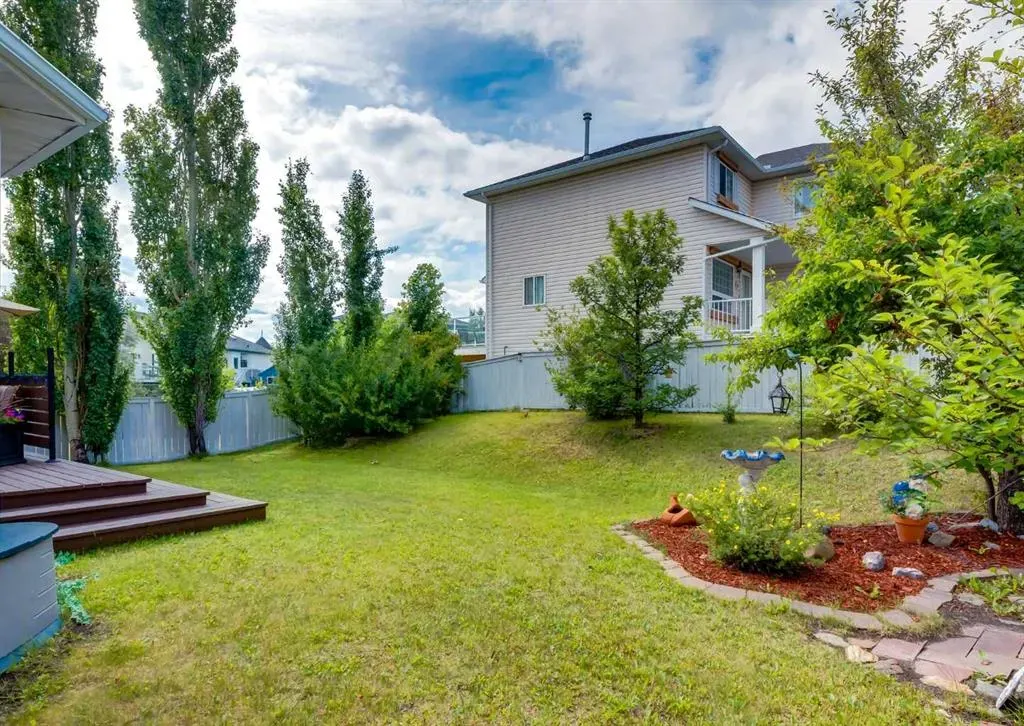 63 Arbour Lake Drive NW