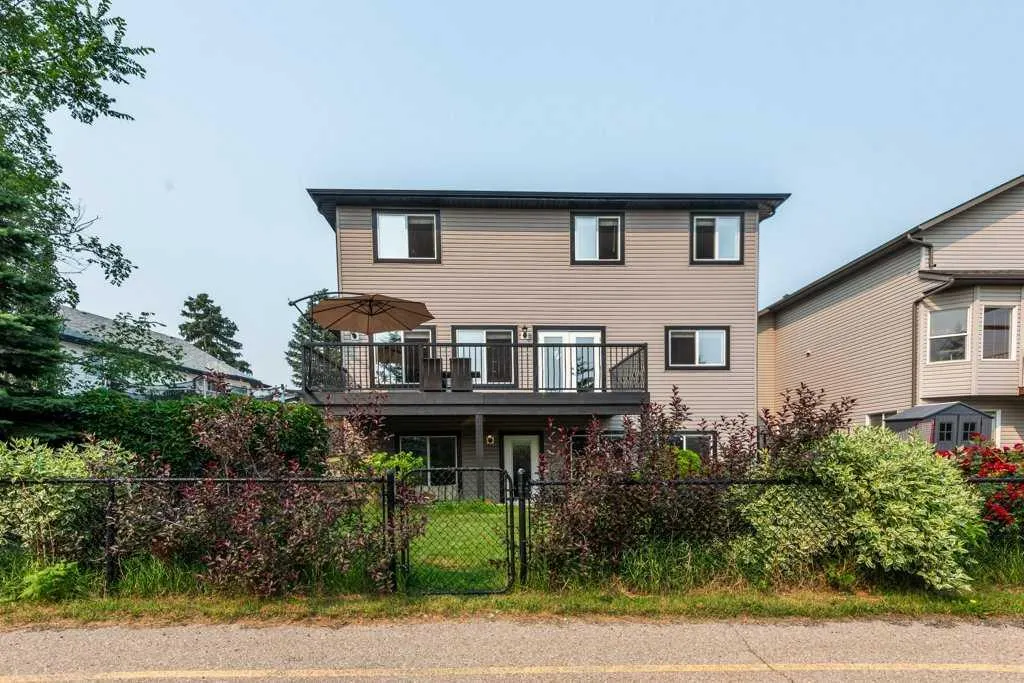 35 Hillcrest Boulevard