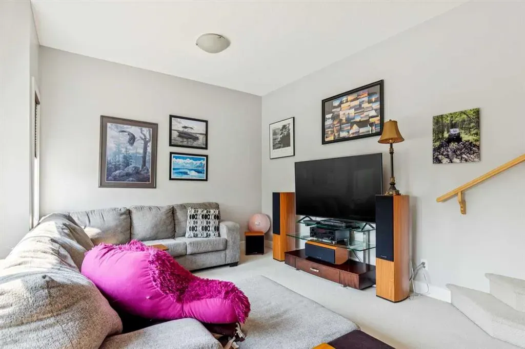 130 Tuscany Valley Green NW