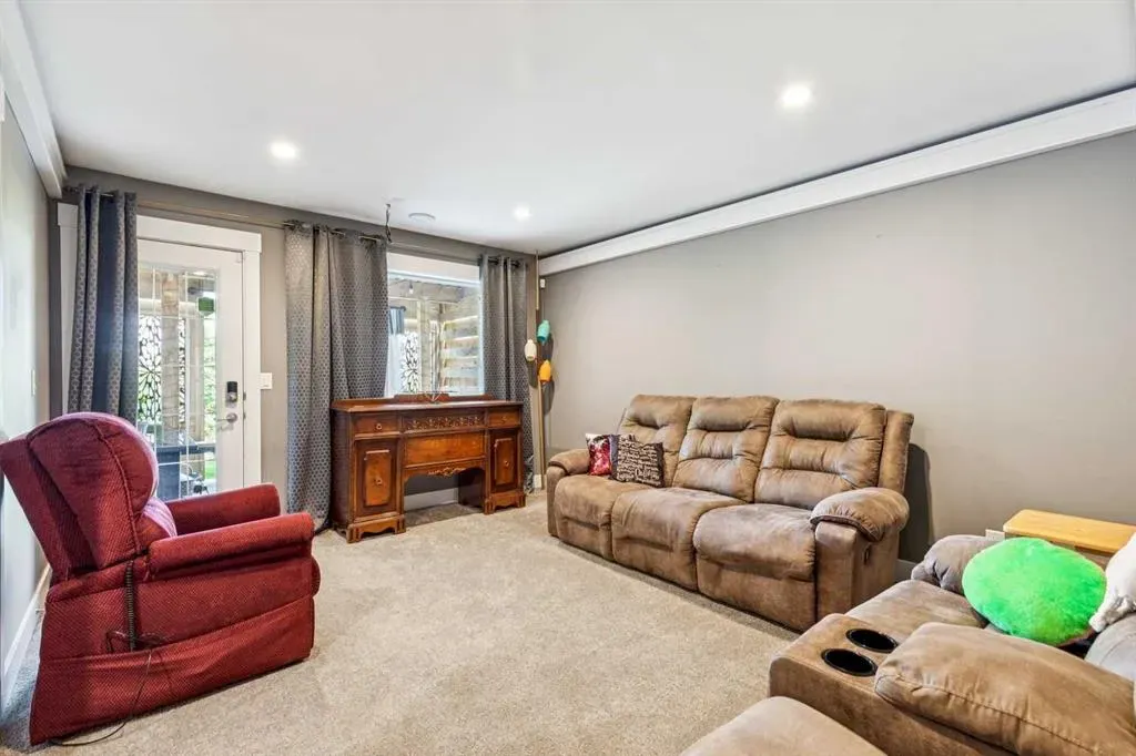 130 Tuscany Valley Green NW
