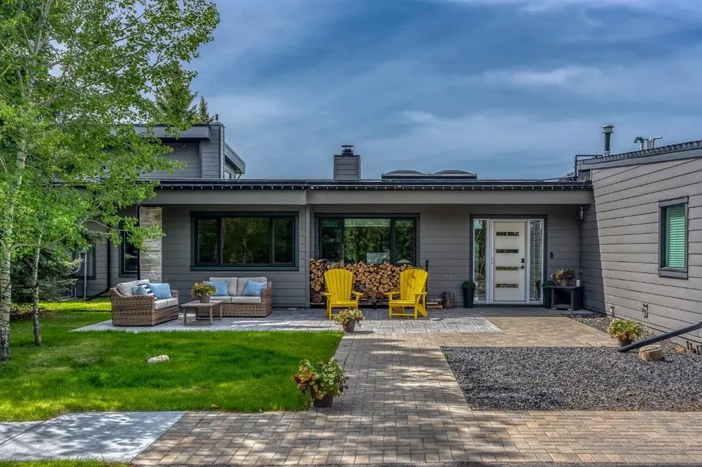 183 Pinebrook Way SW