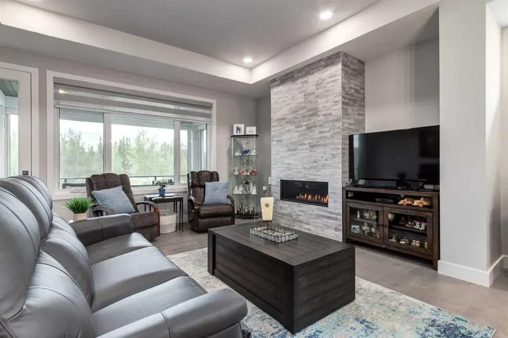 43 Clear Creek Place