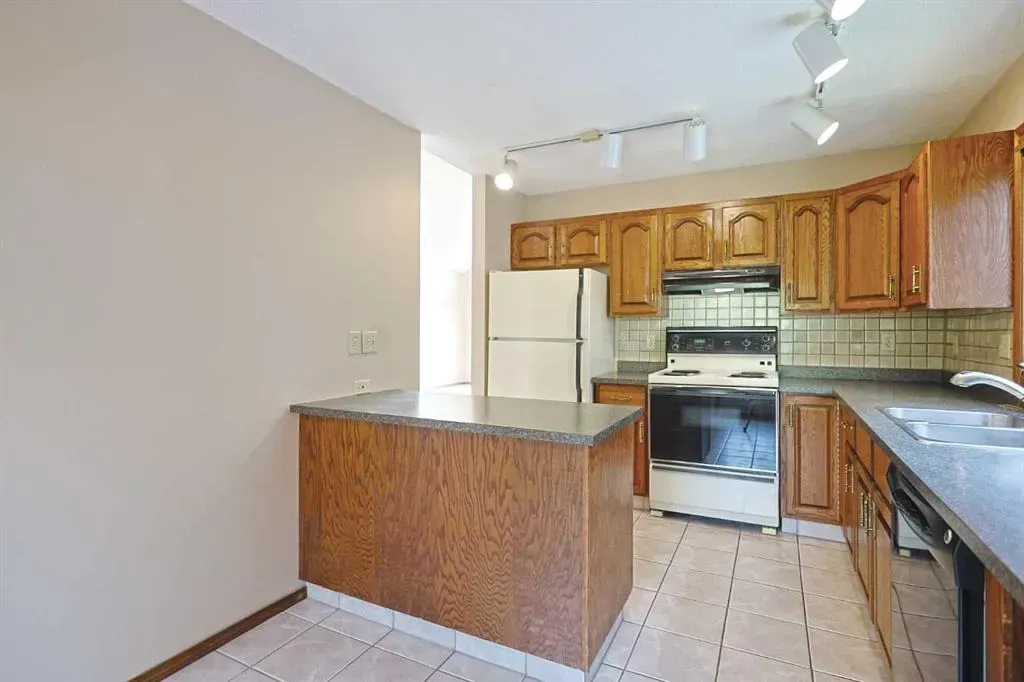 52 Edgeland Road NW