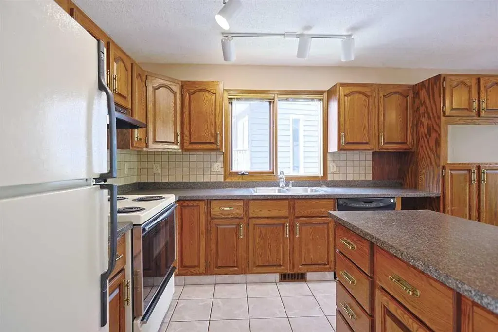 52 Edgeland Road NW