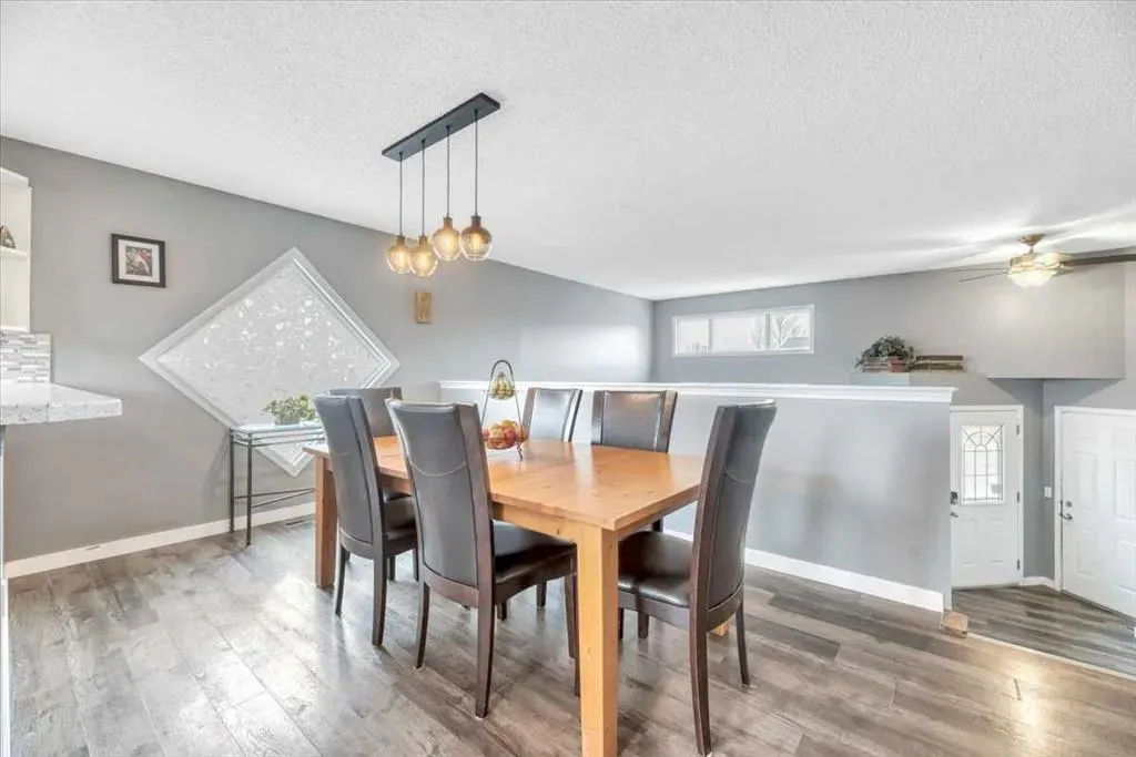 156 Aspen Creek Crescent
