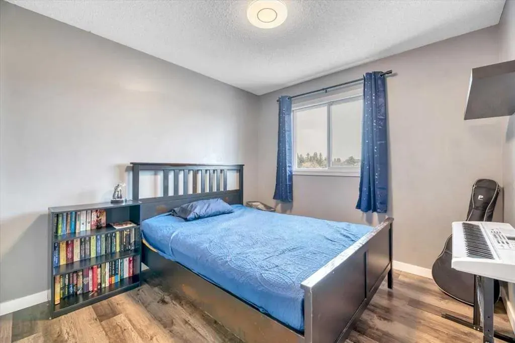 156 Aspen Creek Crescent