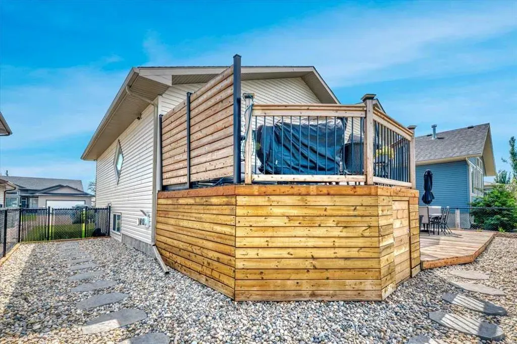 156 Aspen Creek Crescent