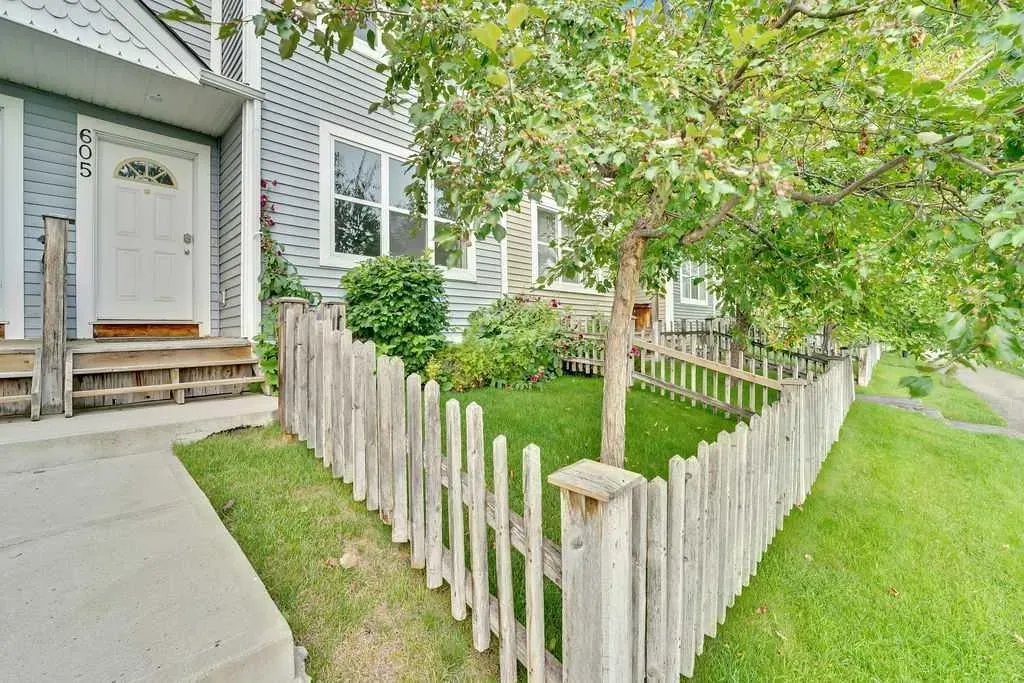 605 Prairie Sound Circle NW