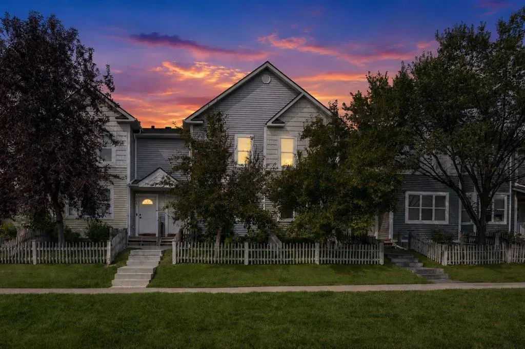 605 Prairie Sound Circle NW
