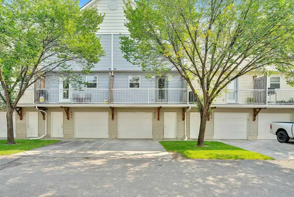 605 Prairie Sound Circle NW