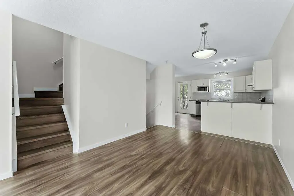 605 Prairie Sound Circle NW