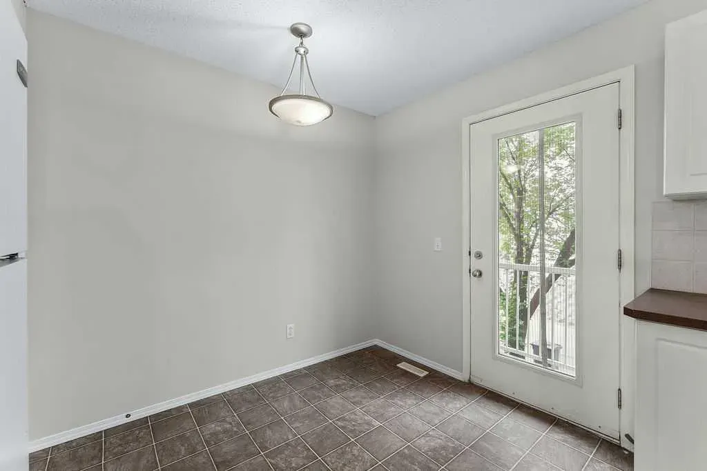 605 Prairie Sound Circle NW