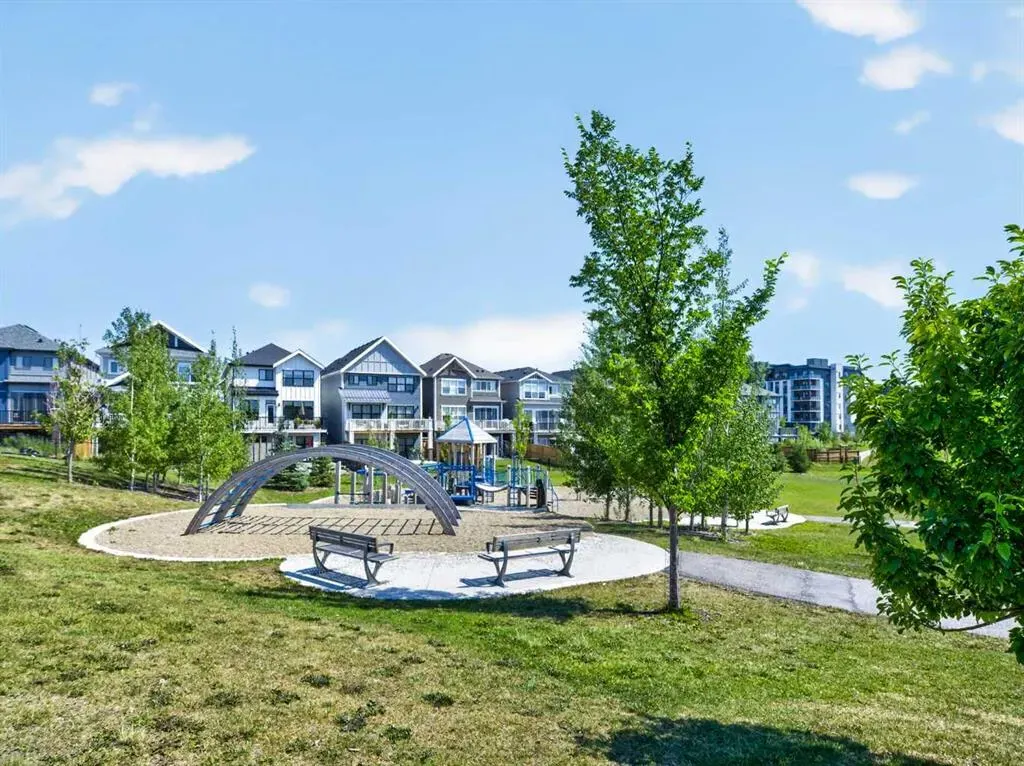 82 Arbour Lake Court NW