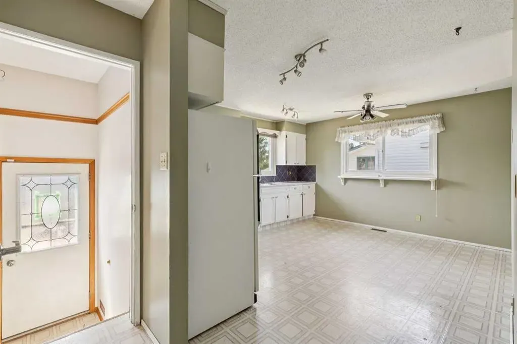 126 Thistle Way
