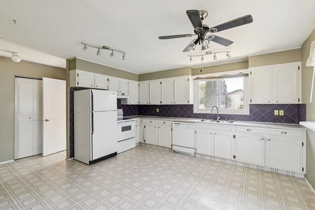 126 Thistle Way