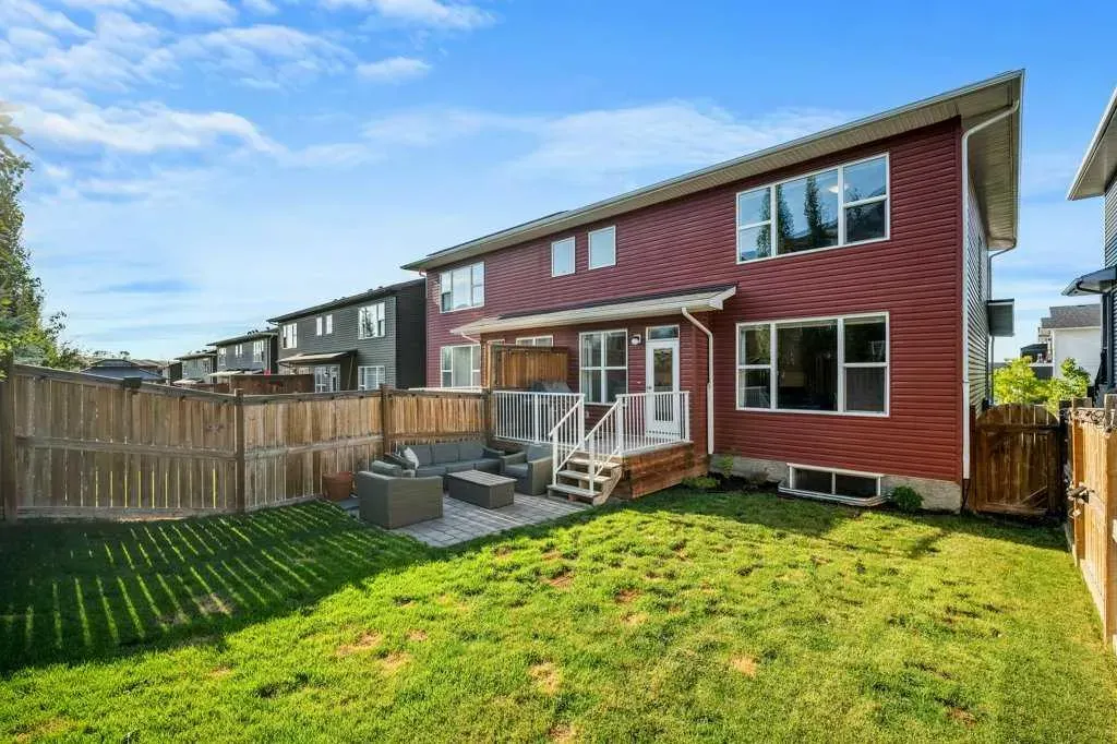 114 Crestbrook Way SW