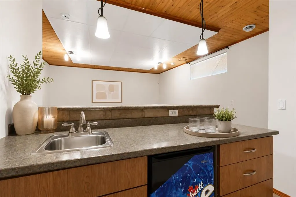1207 Westmount Drive