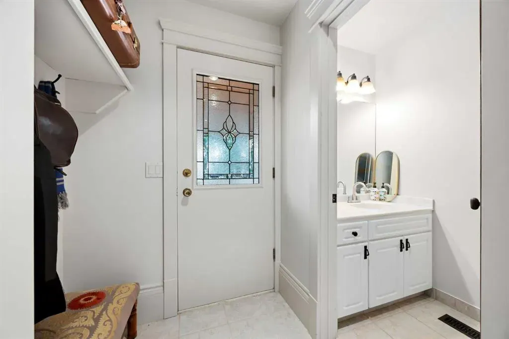 15 Elbow River Point