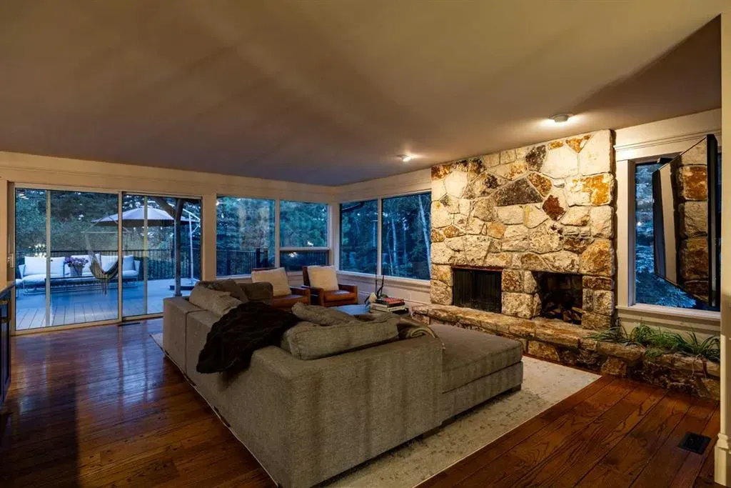 15 Elbow River Point
