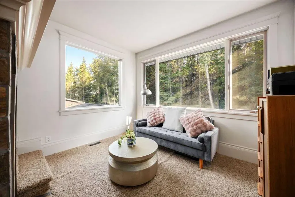 15 Elbow River Point