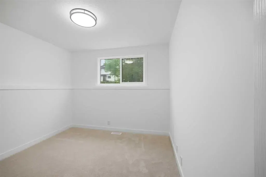 300 Edgehill Drive NW