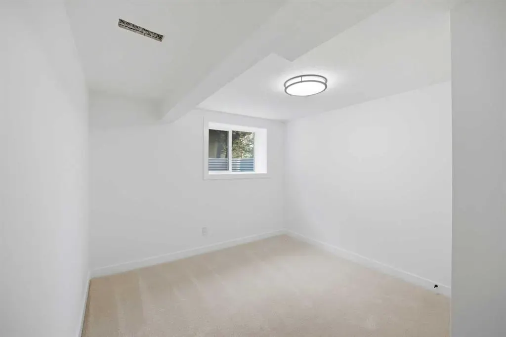 300 Edgehill Drive NW