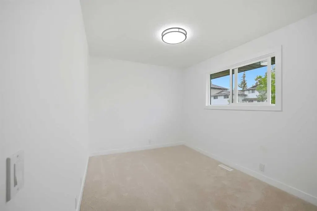 300 Edgehill Drive NW