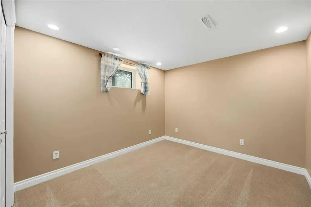 274 Range Road #281014