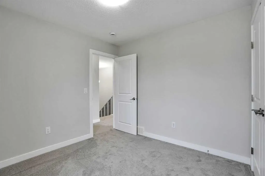 368 Nolanhurst Crescent NW