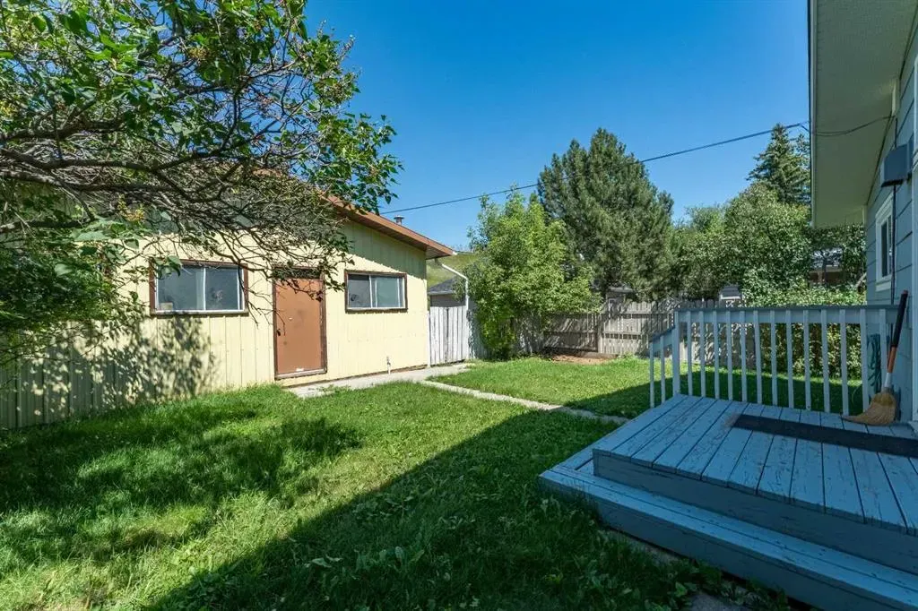 106 Elma Street W