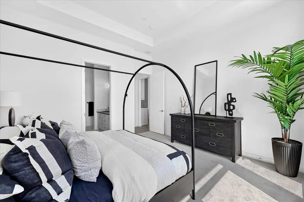 150 Marina Cove SE #102