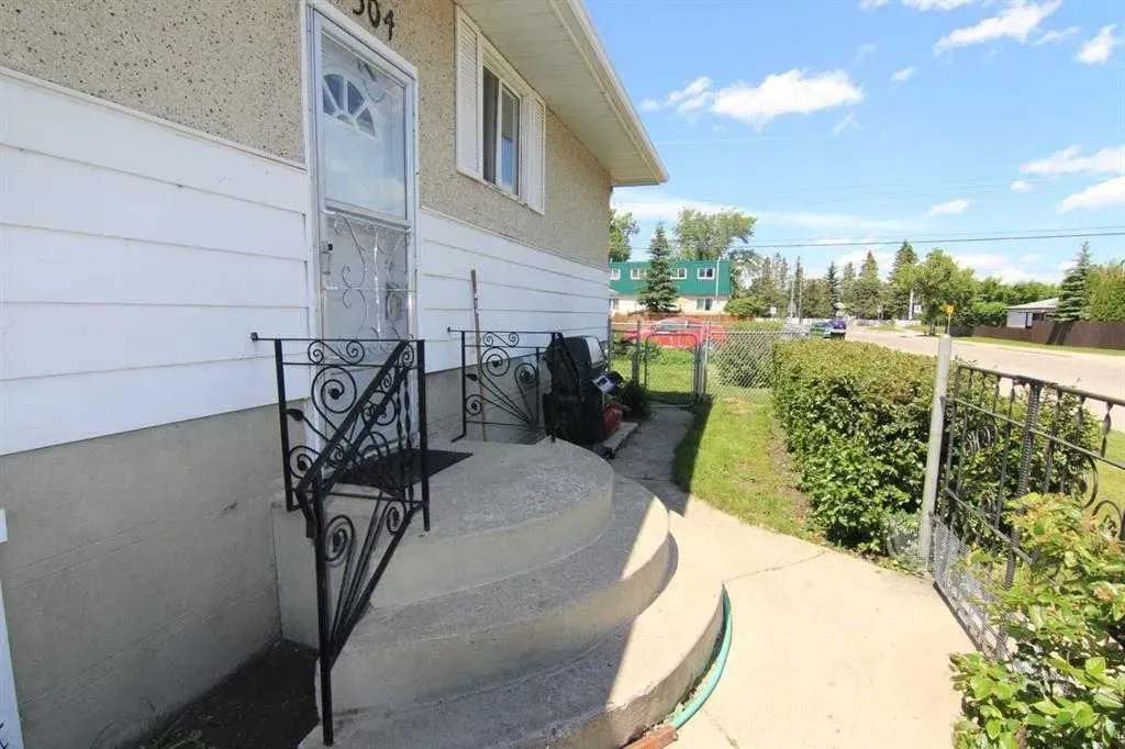 7504 39 Avenue NW #Basement Unit