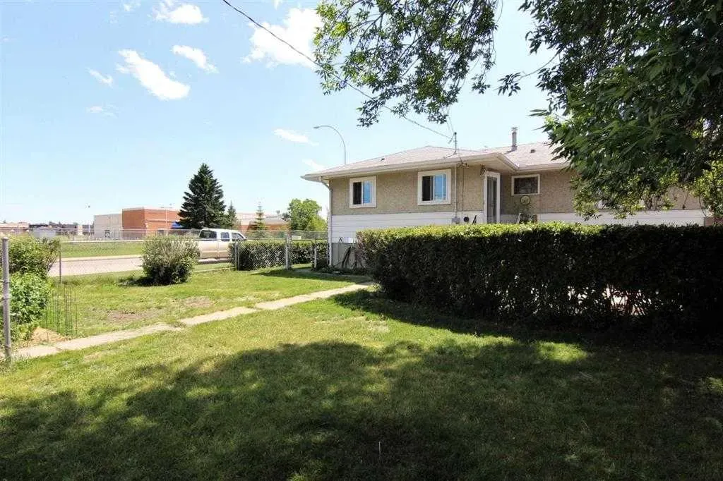 7504 39 Avenue NW #Basement Unit