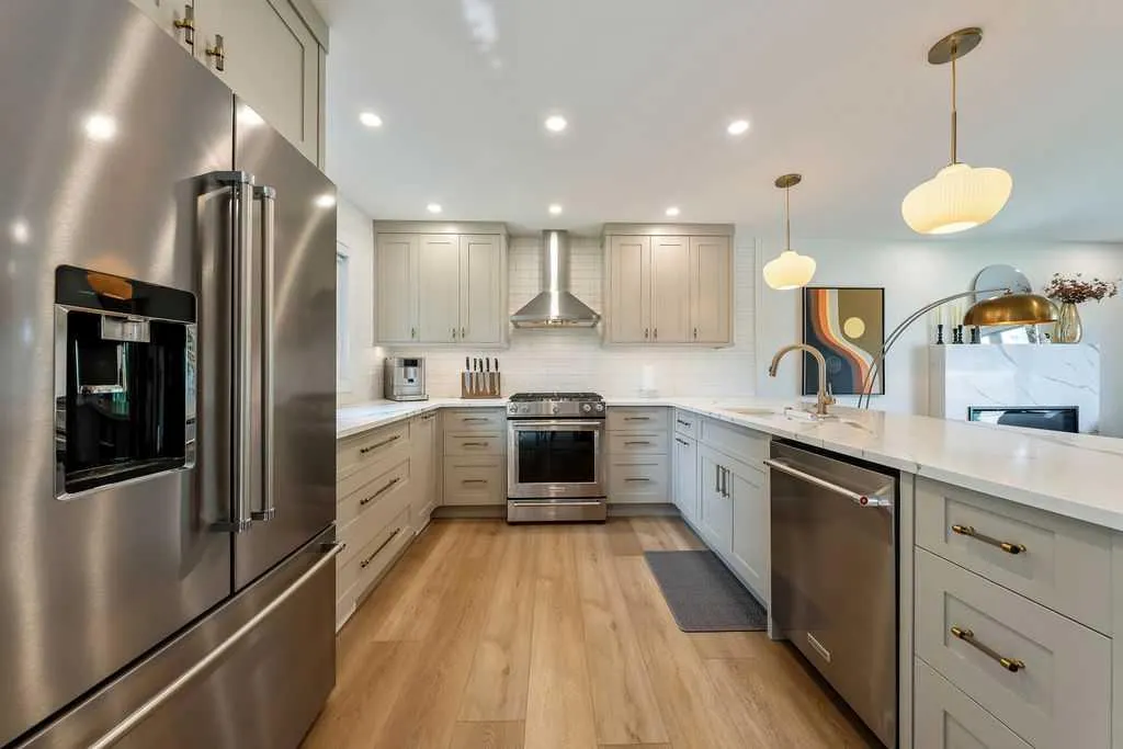 2011 Palliser Drive SW
