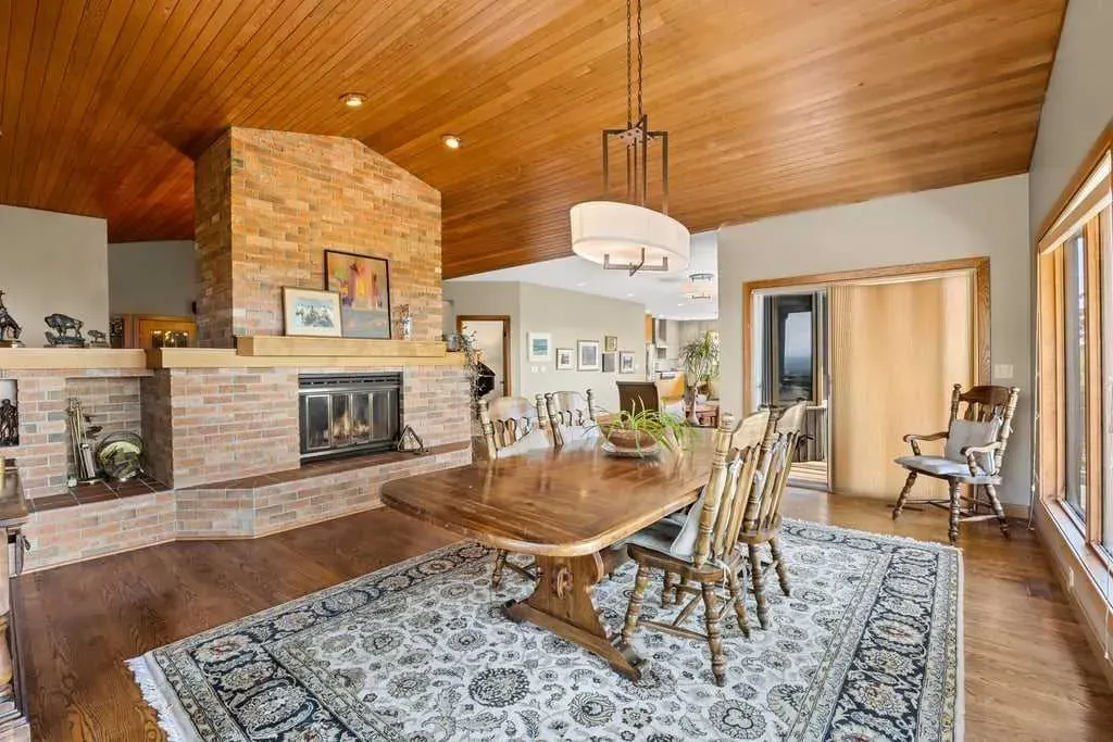 19 Westbluff Place
