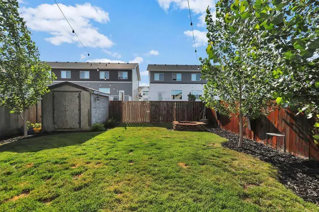 9 Valley Crescent