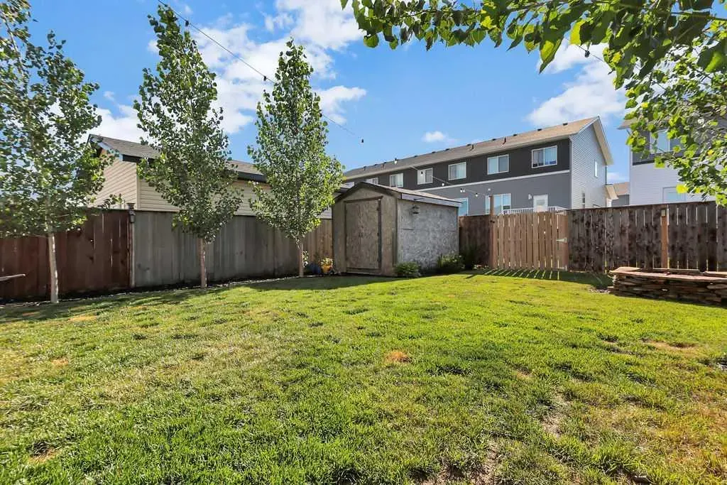 9 Valley Crescent