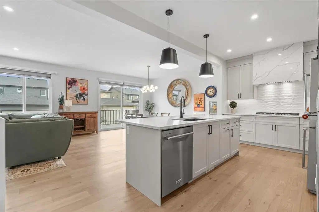 317 Grayling Manor