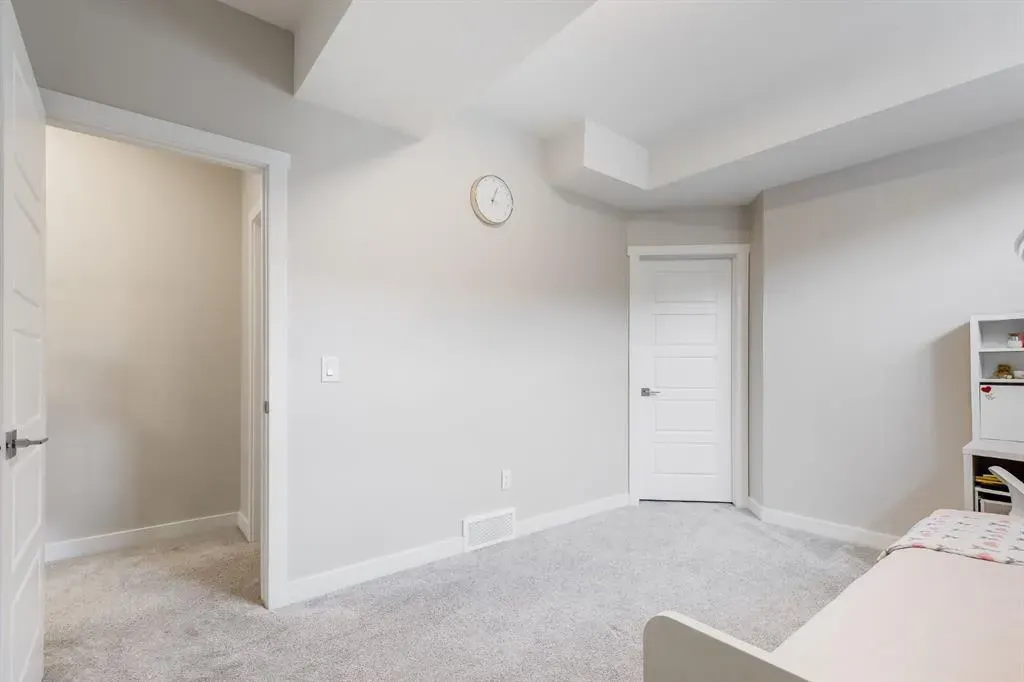 315 Monterey Place SE