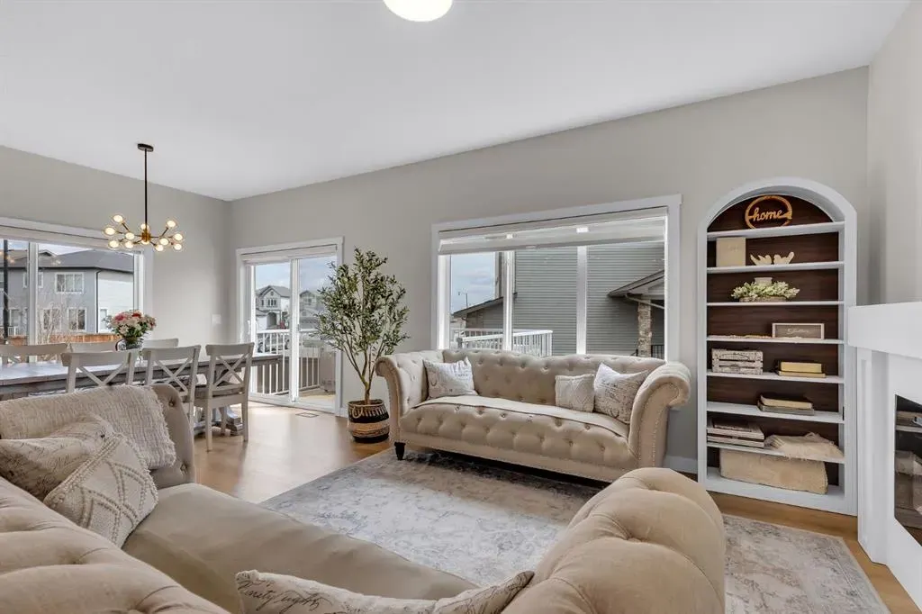 315 Monterey Place SE