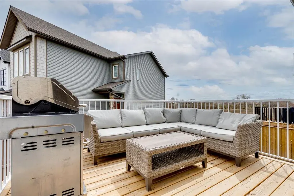 315 Monterey Place SE